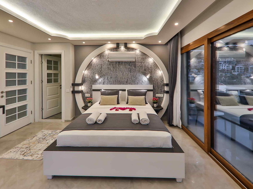  gece  -  Kasım
  | Kalkan’da Deniz Manzaralı Lüks Villa, Merkezi Konumda Rüya Tatil